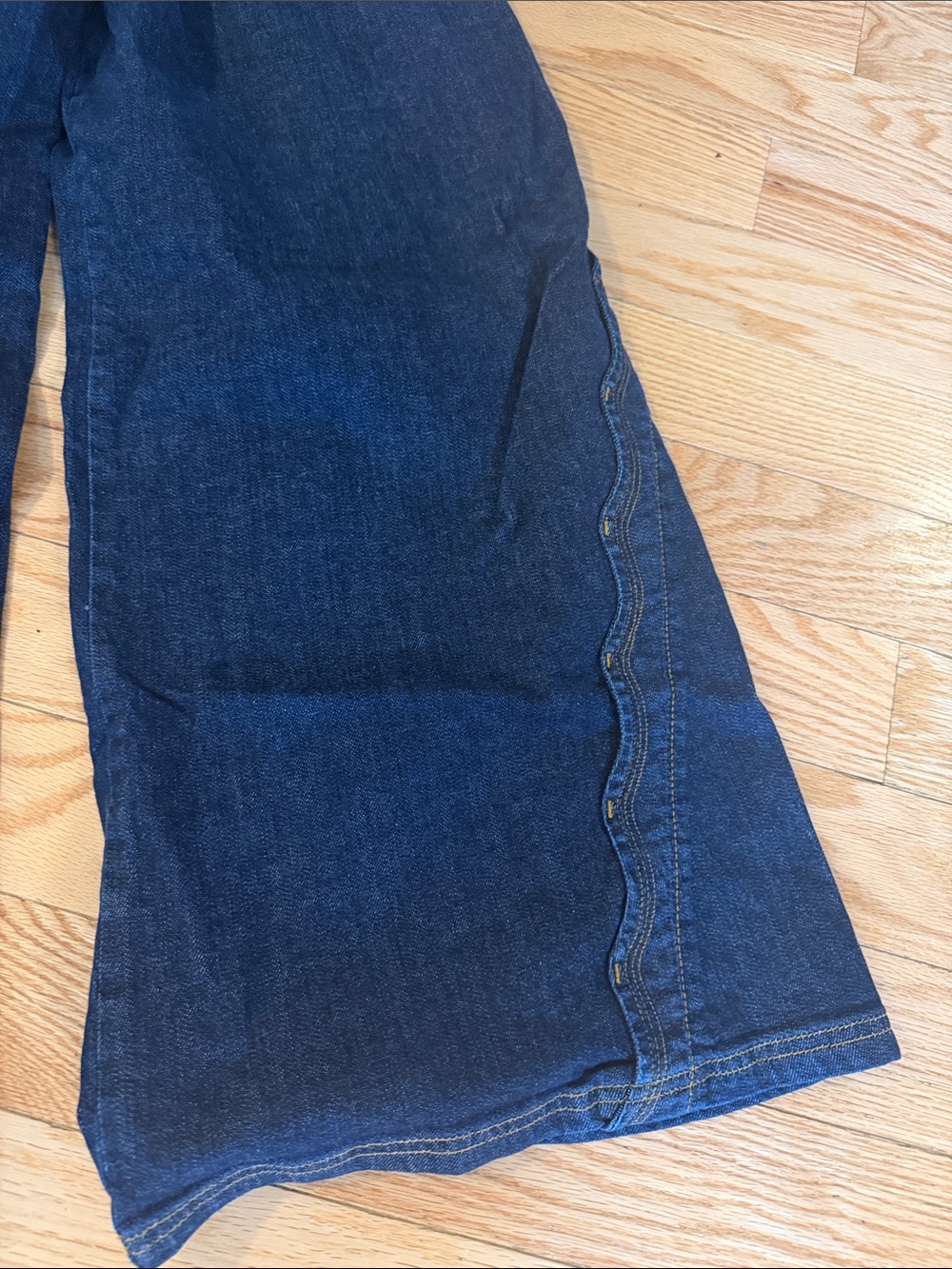 Anthropologie Pilcro Scalloped Edge Jean. Size 29 - Picture 11 of 13